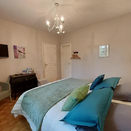 La Maison De Marie, Au Coeur De La Campagne Avec Table D'hotes Sur Reservation * Kérien